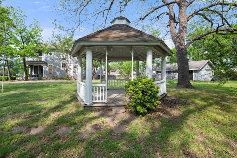 756 W 3rd Avenue Corsicana TX 75110