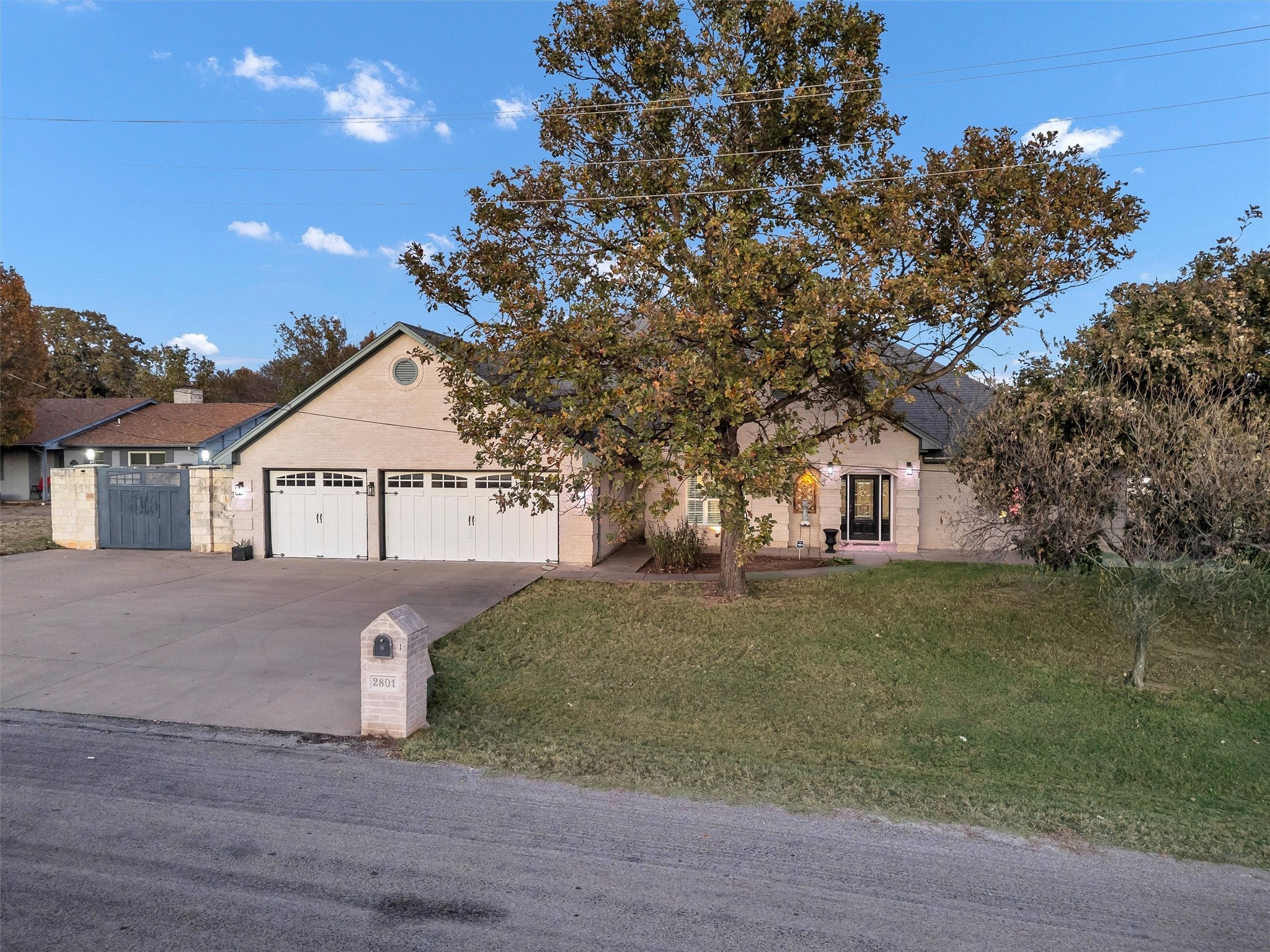 2801 Weylene Paseo Granbury TX 76049