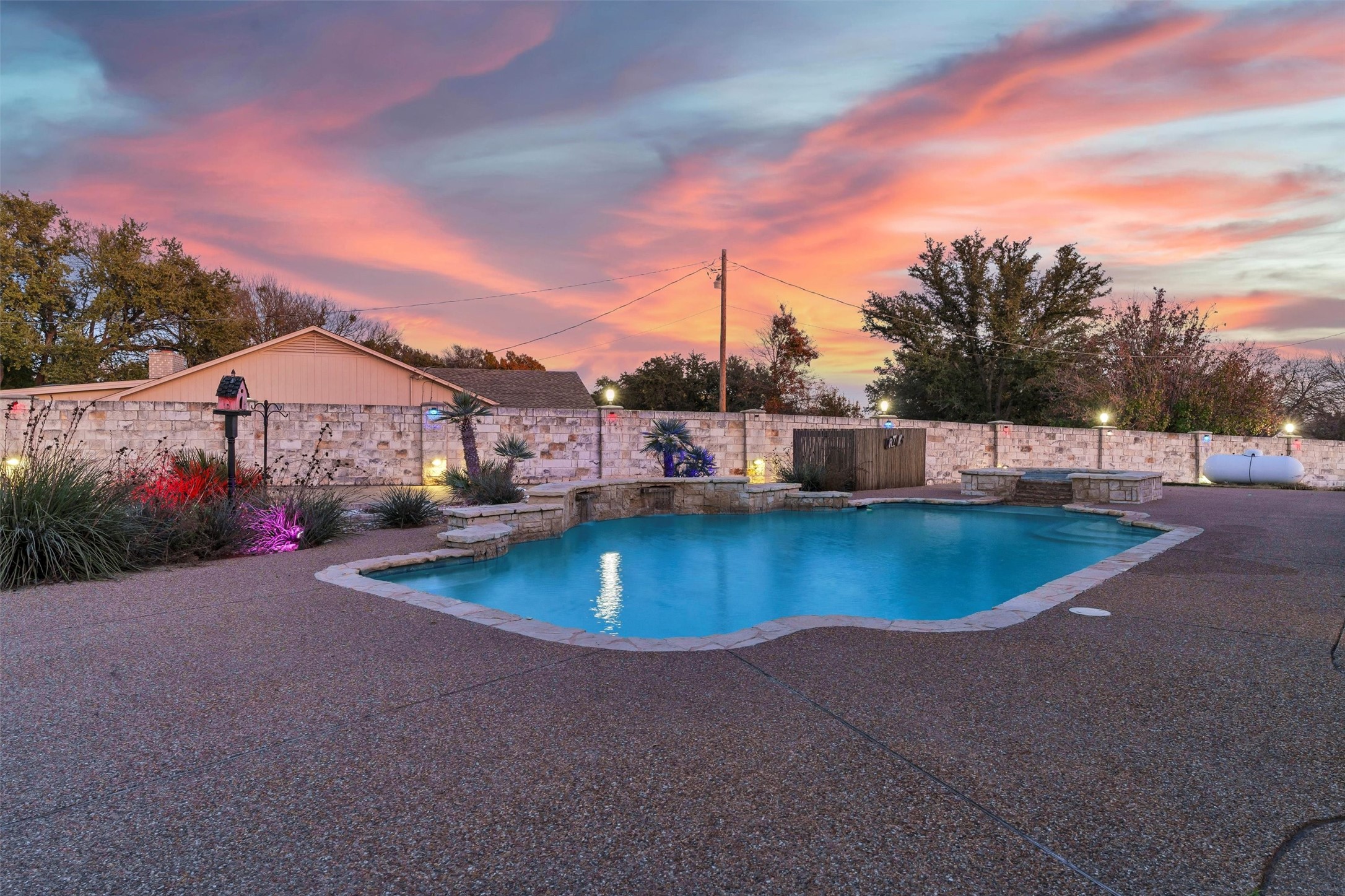 2801 Weylene Paseo Granbury TX 76049