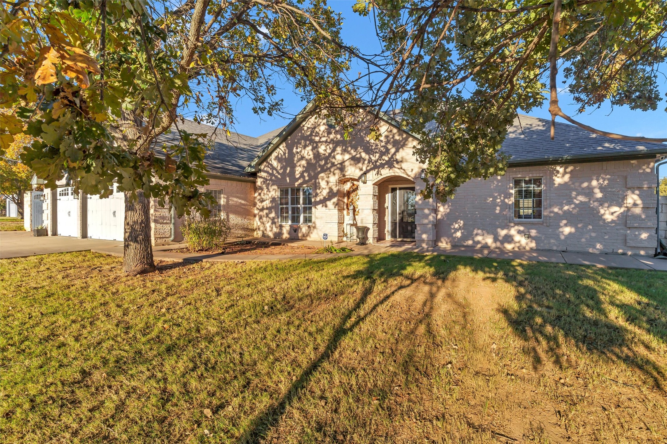 2801 Weylene Paseo Granbury TX 76049