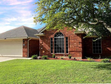 812 Kingsbrook Lane Saginaw TX 76179