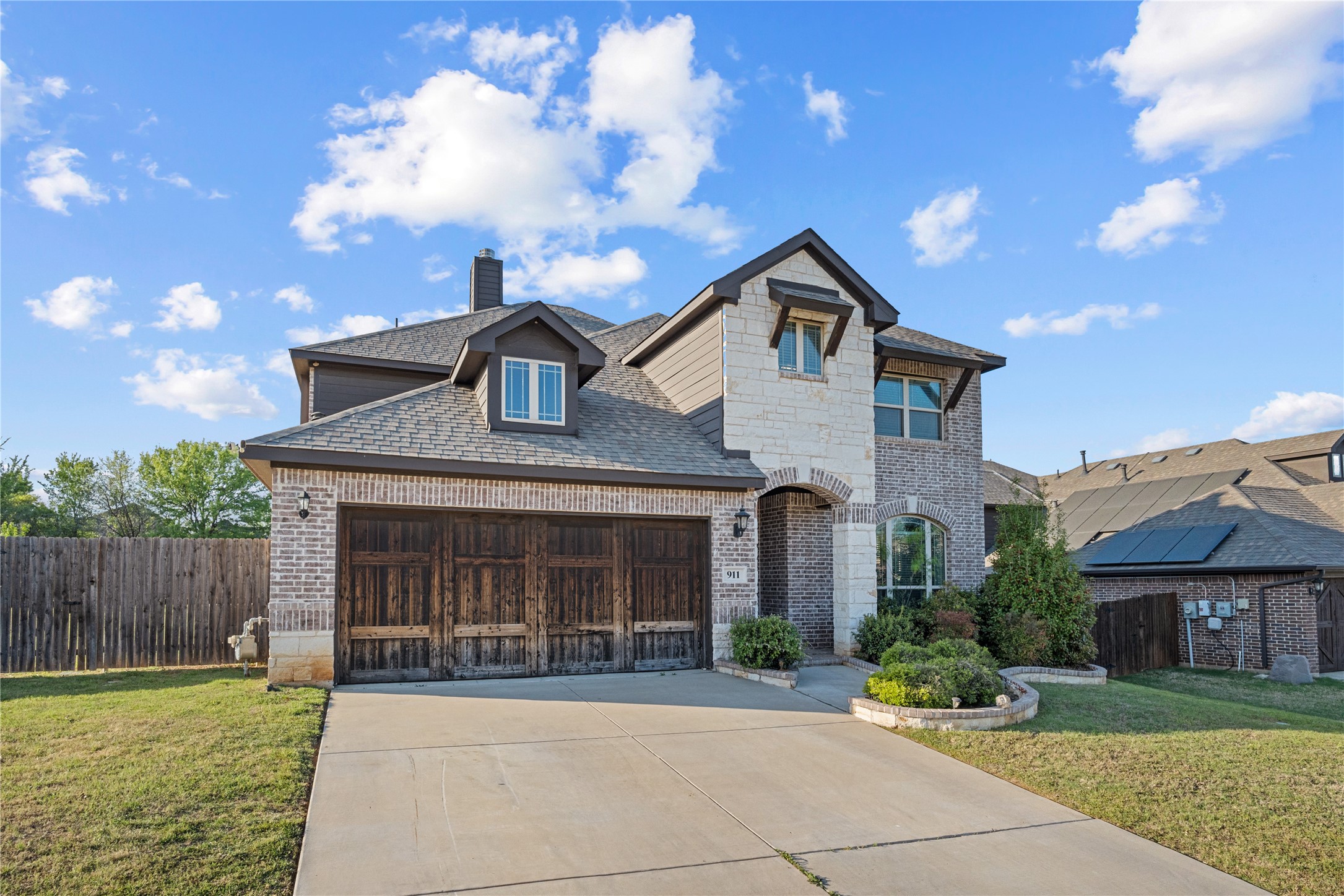911 Royal Court Mansfield TX 76063