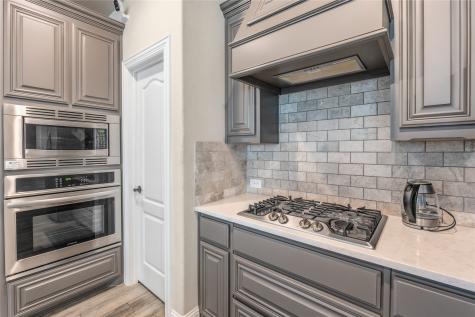 911 Royal Court Mansfield TX 76063
