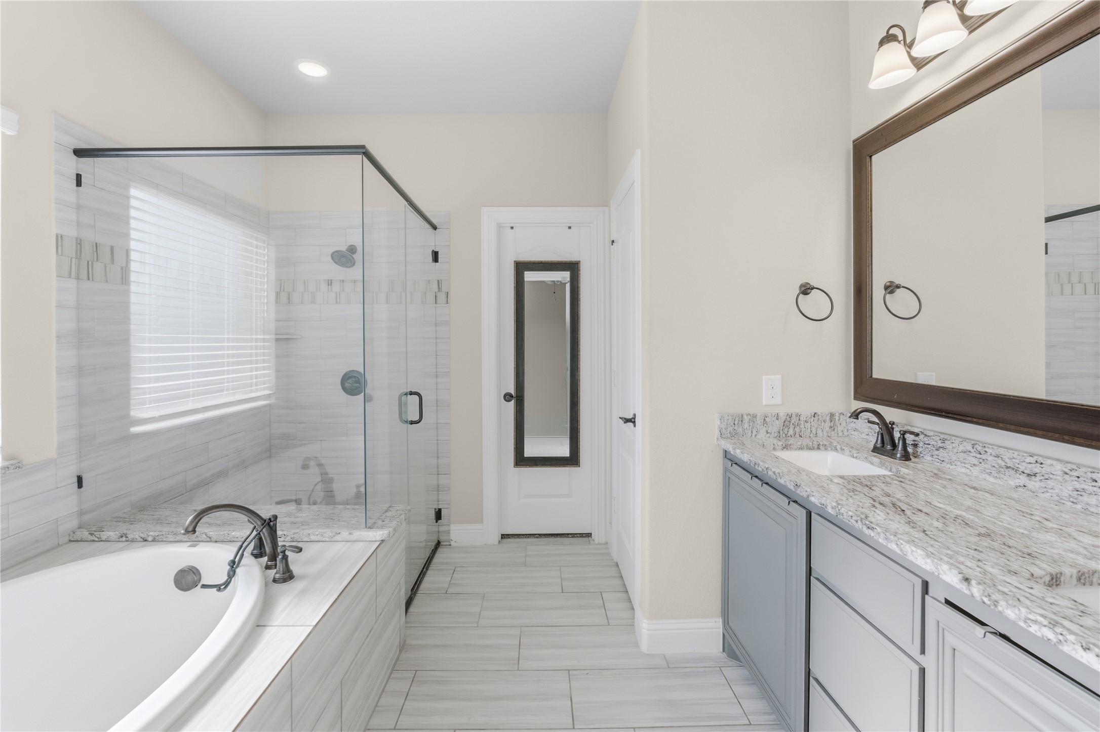 911 Royal Court Mansfield TX 76063