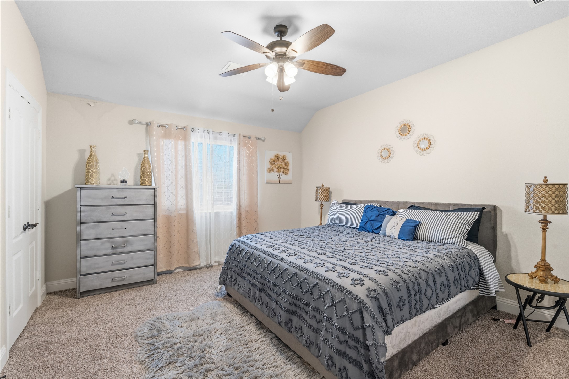 911 Royal Court Mansfield TX 76063