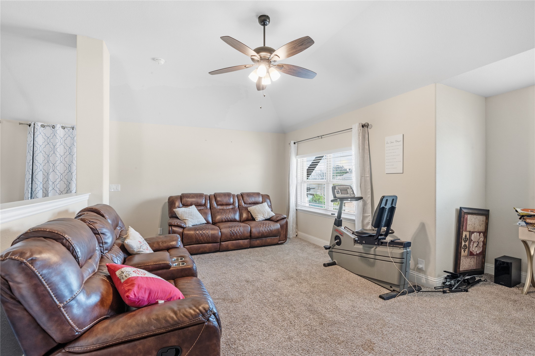 911 Royal Court Mansfield TX 76063