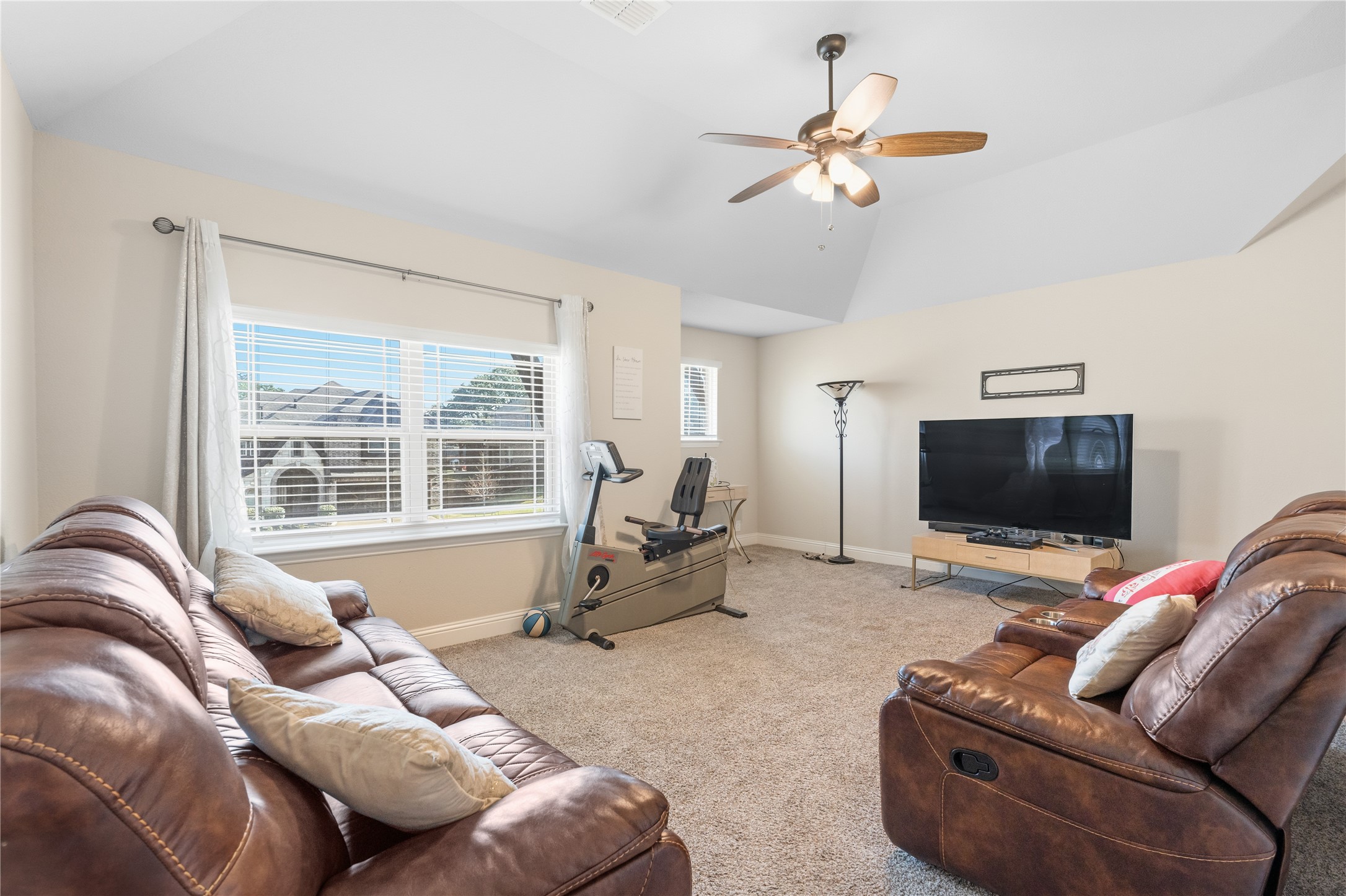911 Royal Court Mansfield TX 76063
