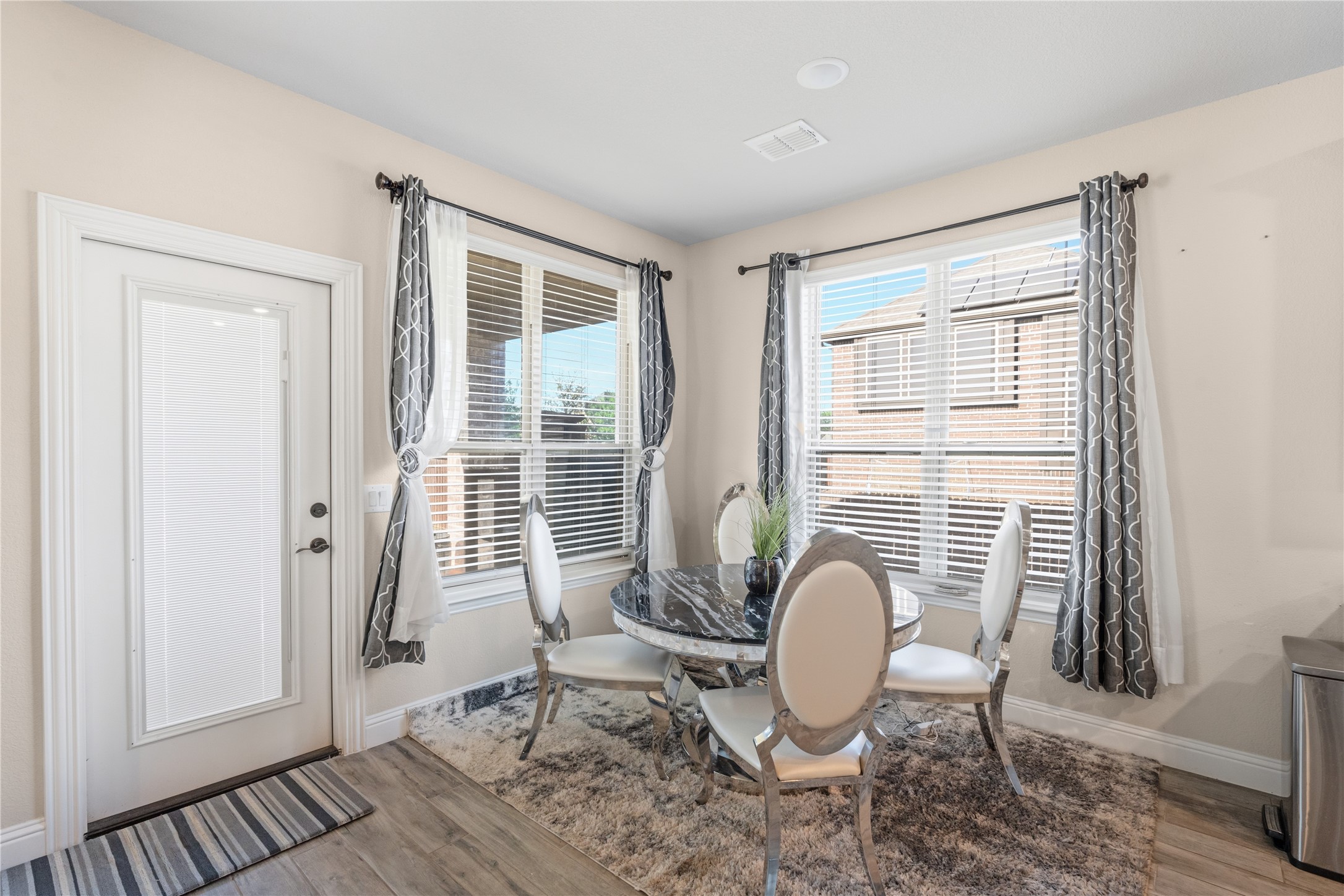 911 Royal Court Mansfield TX 76063