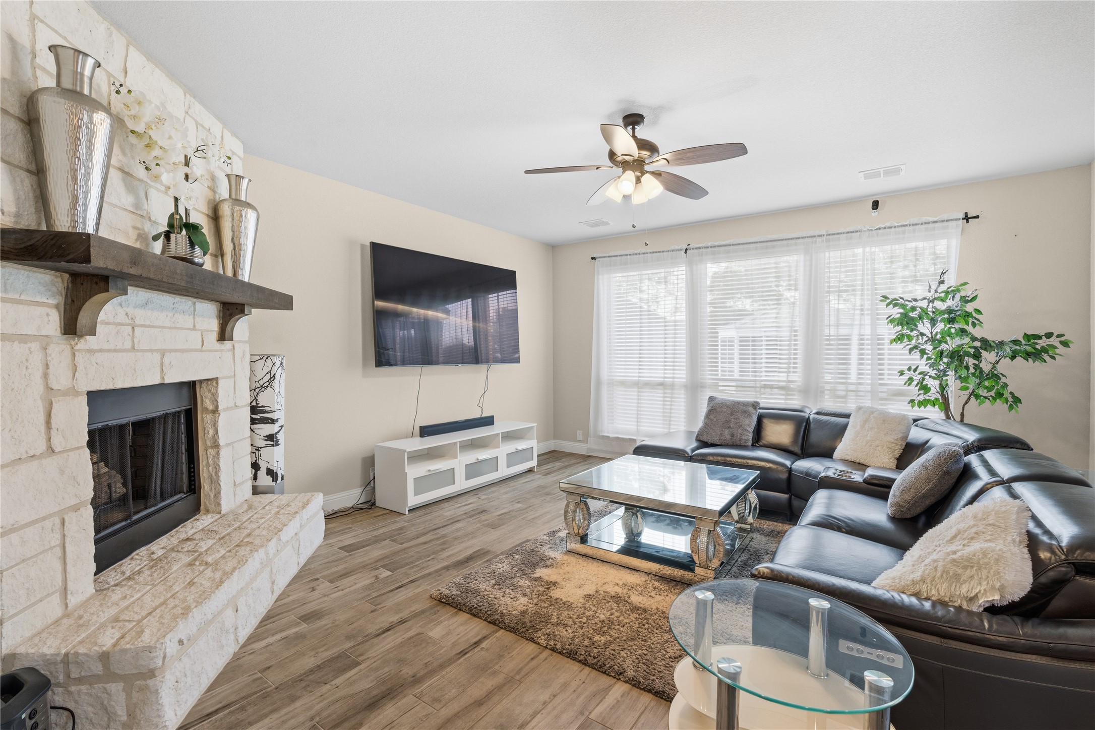 911 Royal Court Mansfield TX 76063