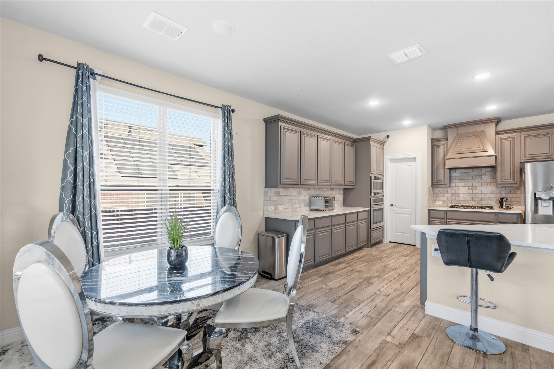 911 Royal Court Mansfield TX 76063