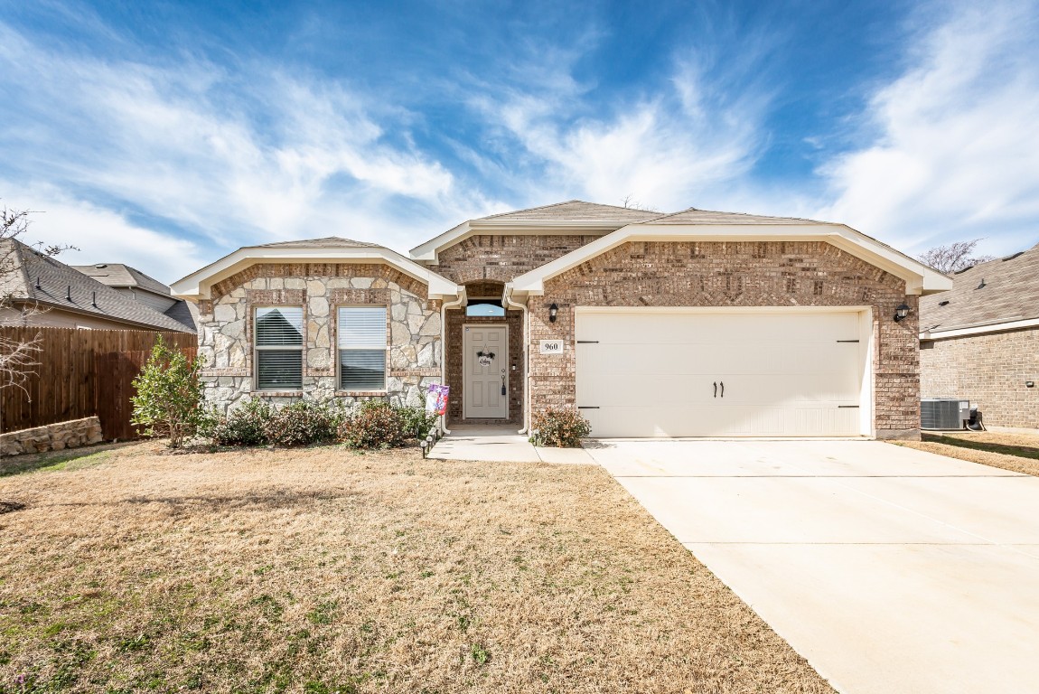 960 Crockett Street Aubrey TX 76227