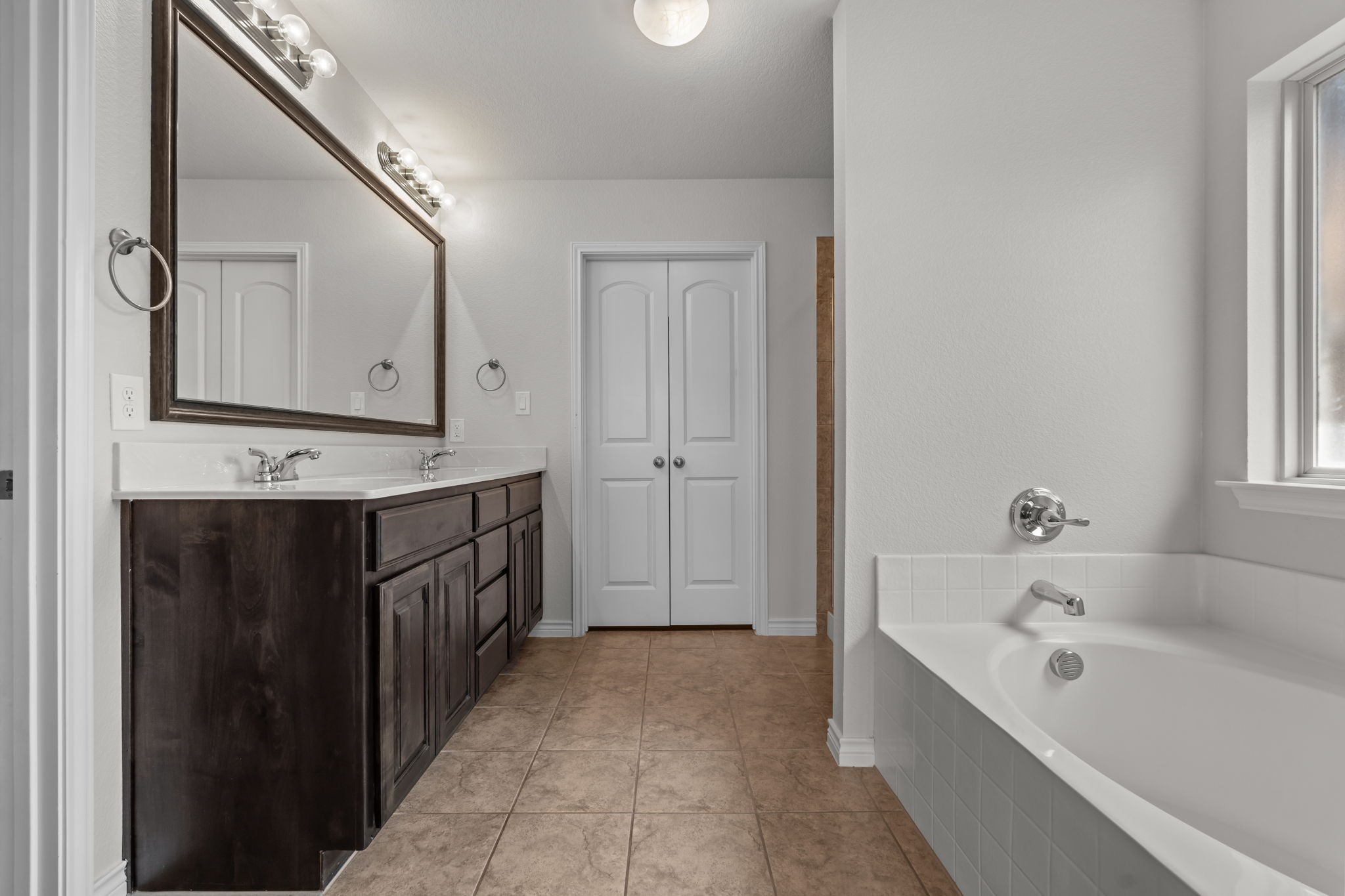 217 Angelina Court Azle TX 76020