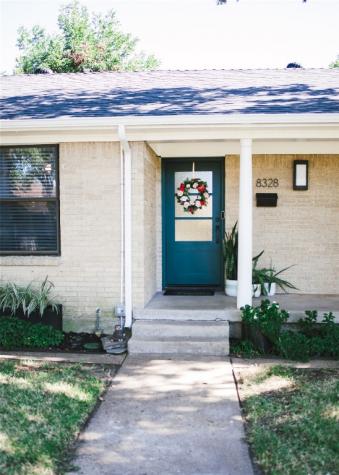 8328 Londonderry Lane Dallas TX 75228
