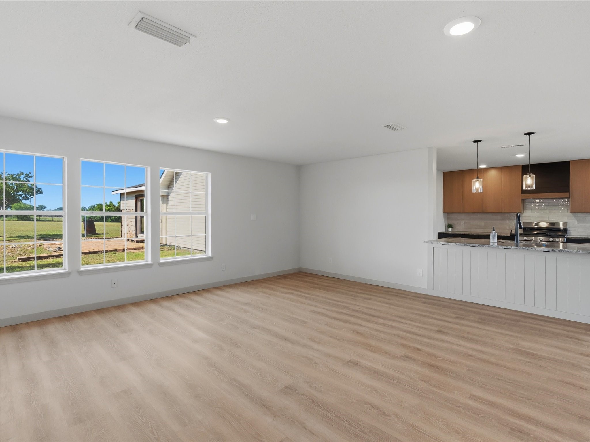 289 County Road 4655 Rhome TX 76078