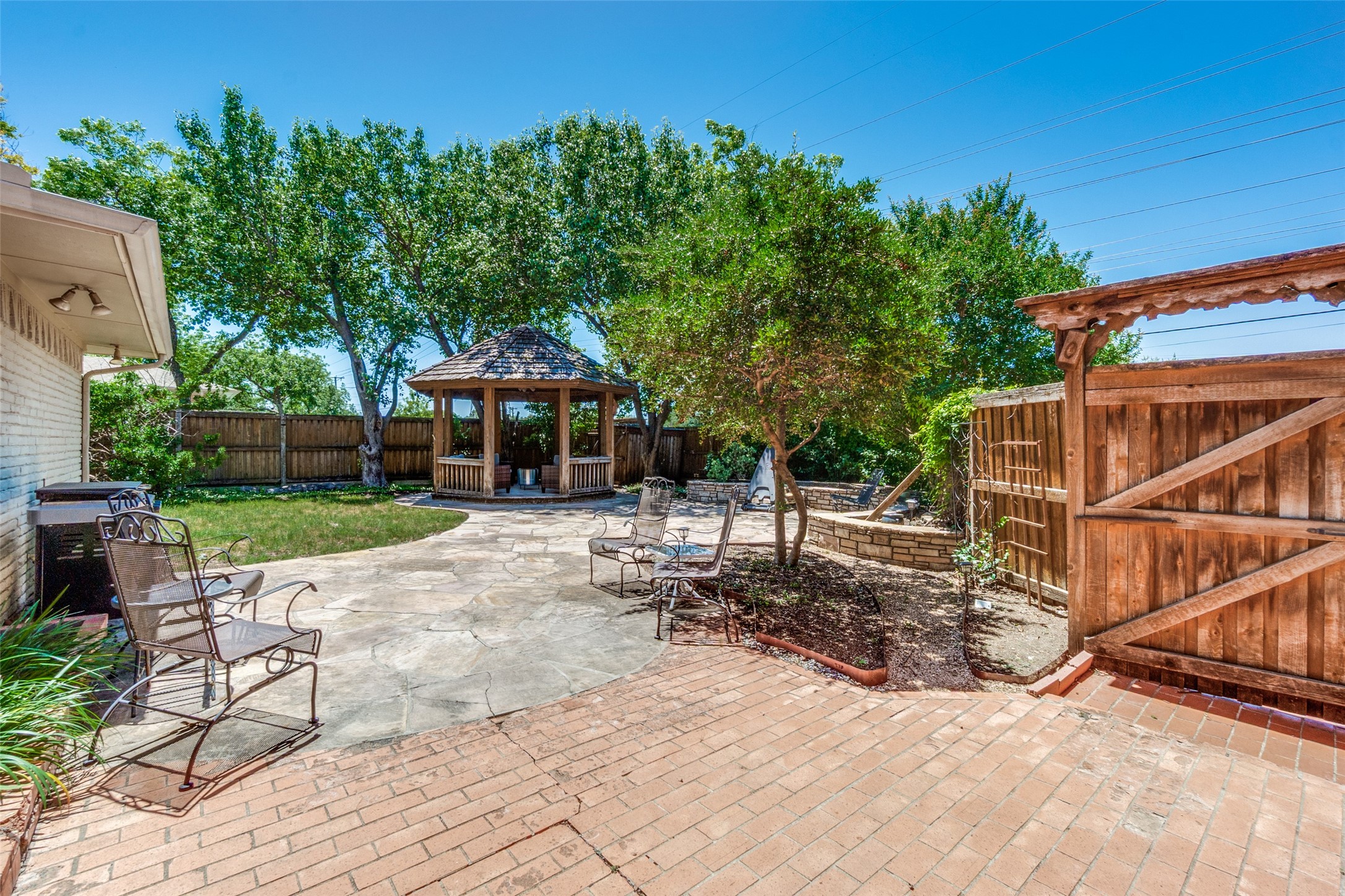 7512 Woodstone Lane Dallas TX 75248