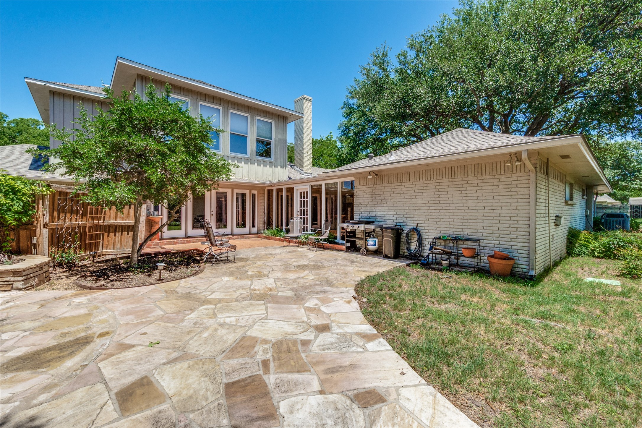 7512 Woodstone Lane Dallas TX 75248
