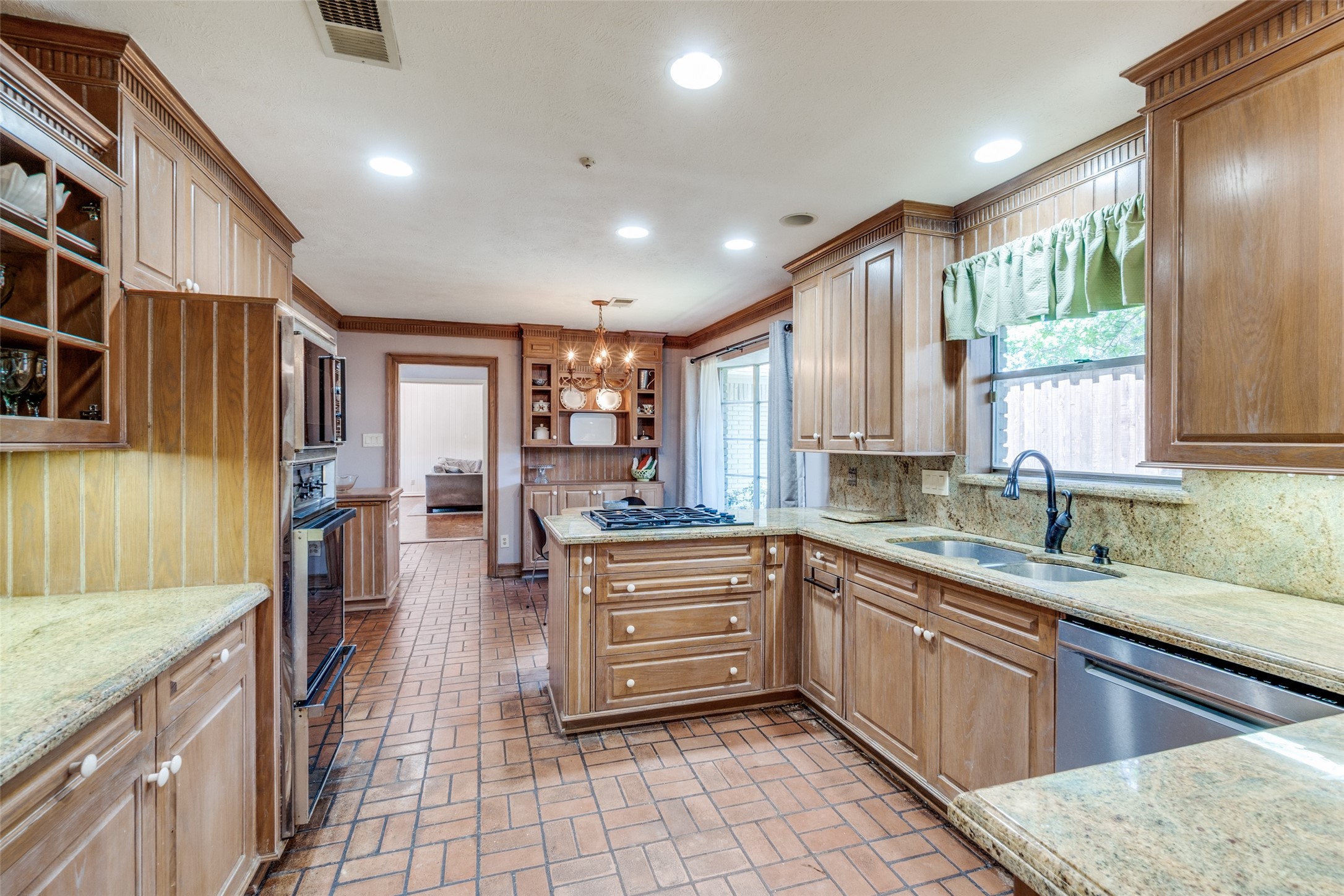 7512 Woodstone Lane Dallas TX 75248