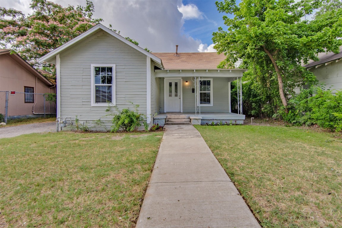 1456 Elmwood Avenue Fort Worth TX 76104
