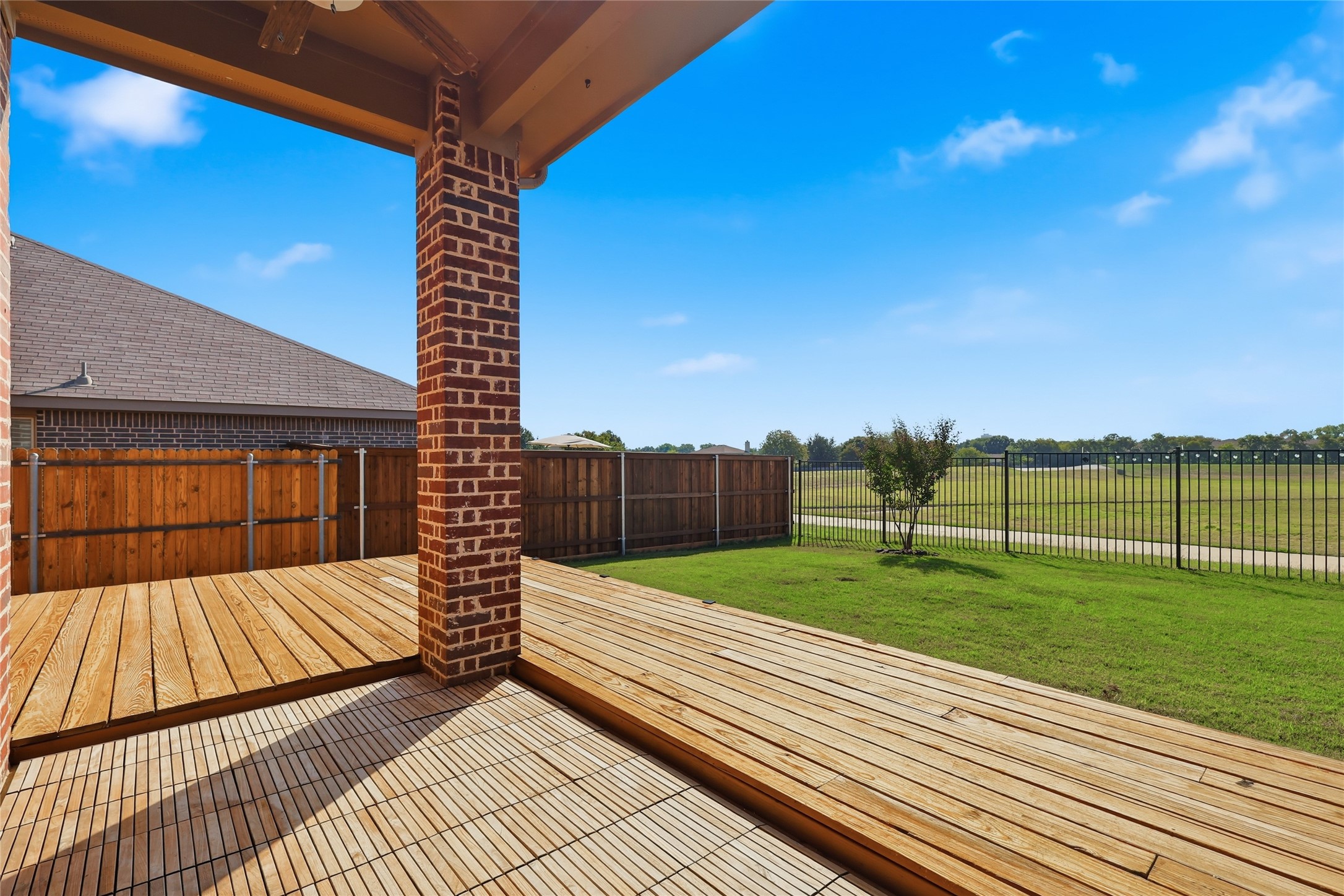 609 Meadowedge Lane Denton TX 76207