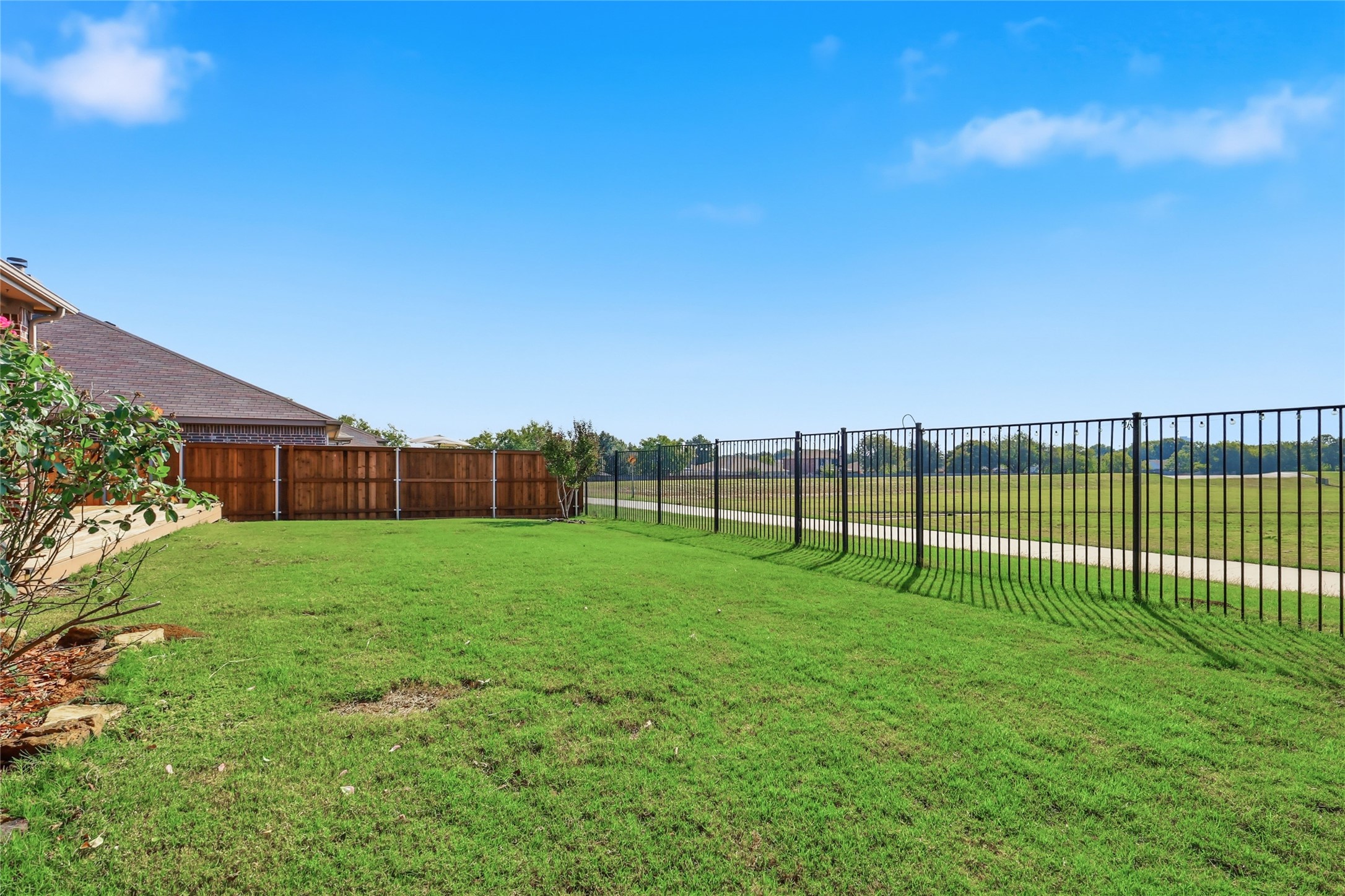 609 Meadowedge Lane Denton TX 76207