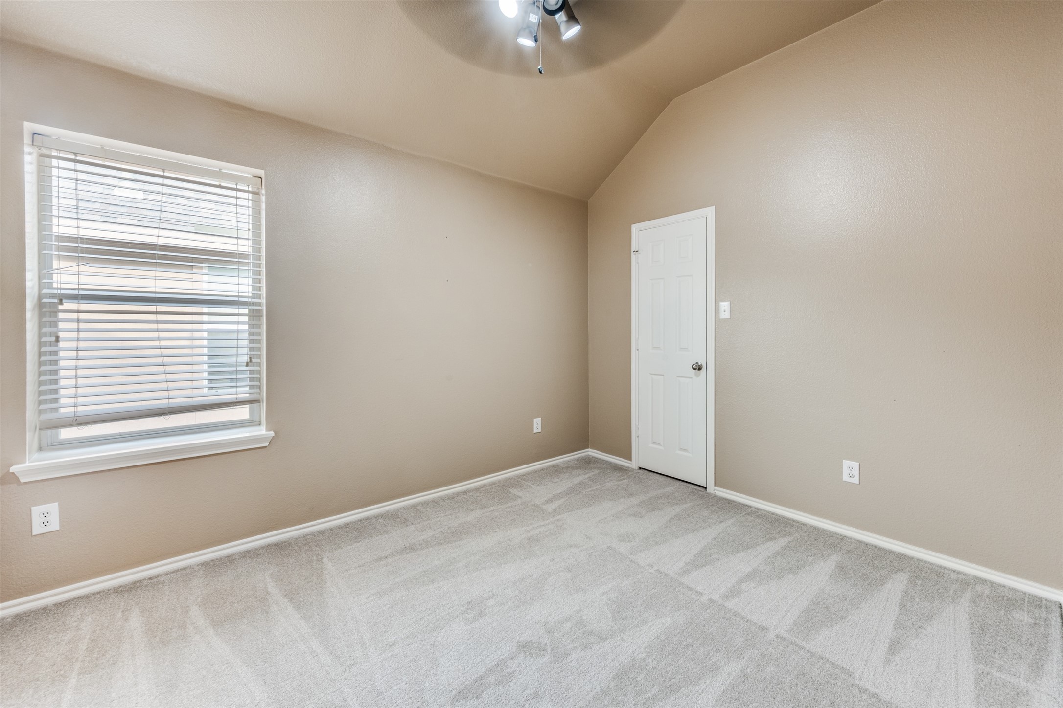 468 Darlington Trail Fort Worth TX 76131