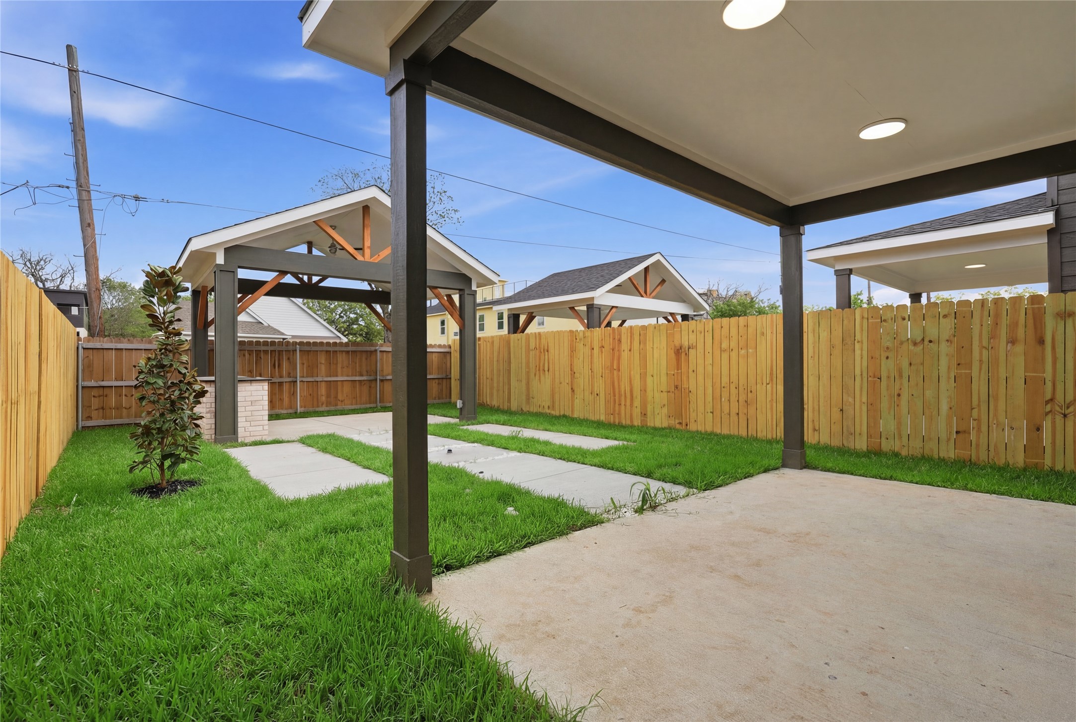 2510 Peabody Avenue Dallas TX 75215