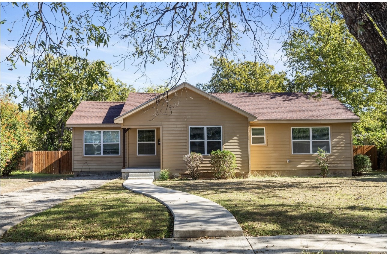 2016 Elizabeth Drive Brownwood TX 76801