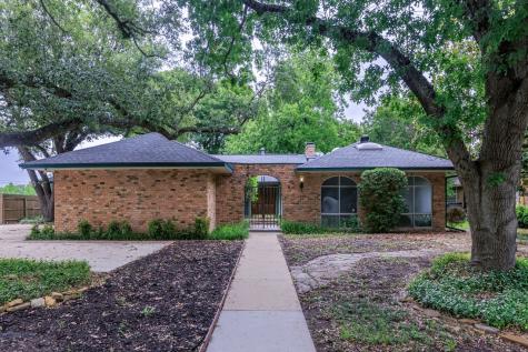1803 Alexander Drive Waxahachie TX 75165