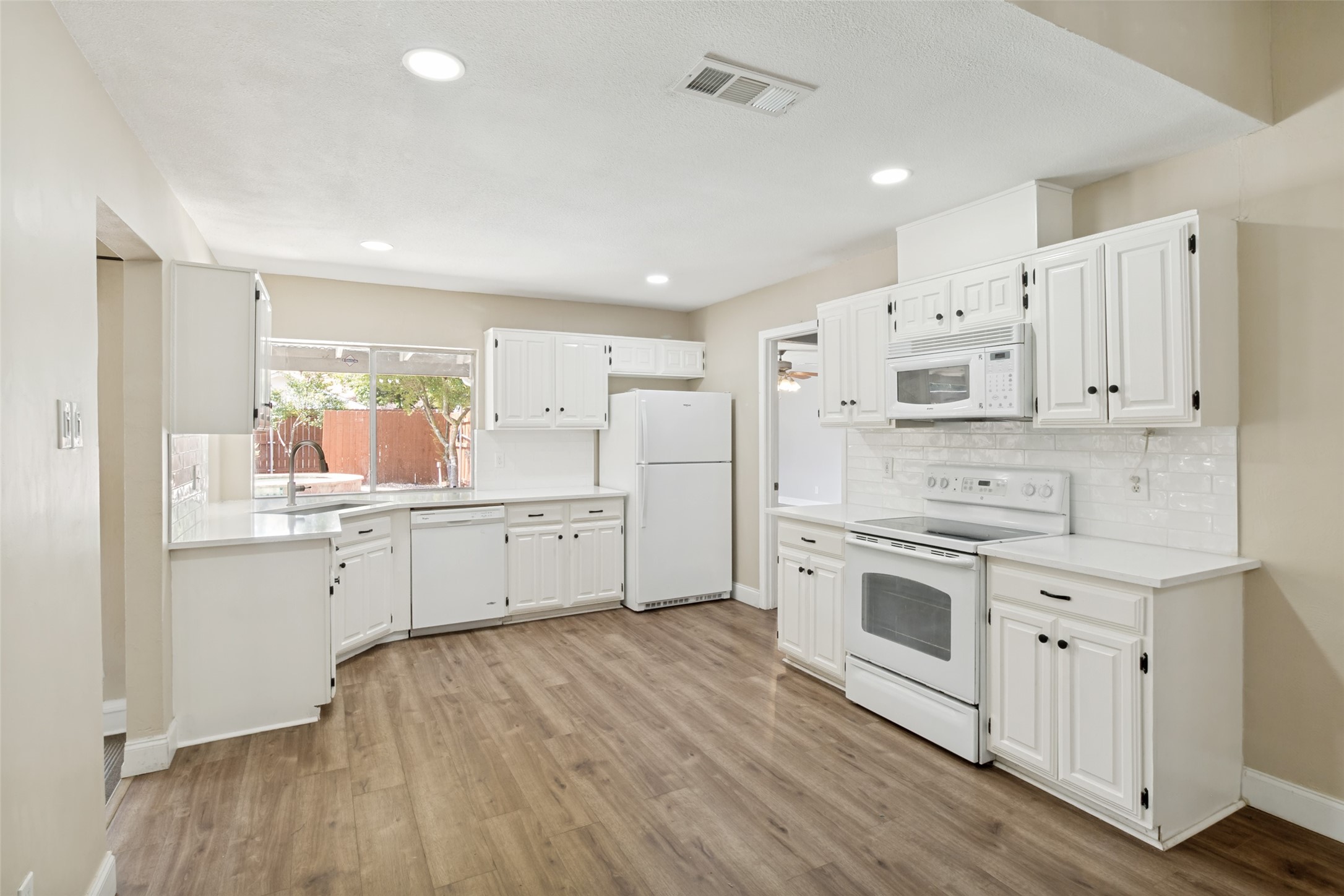 1818 Trowbridge Street Garland TX 75044