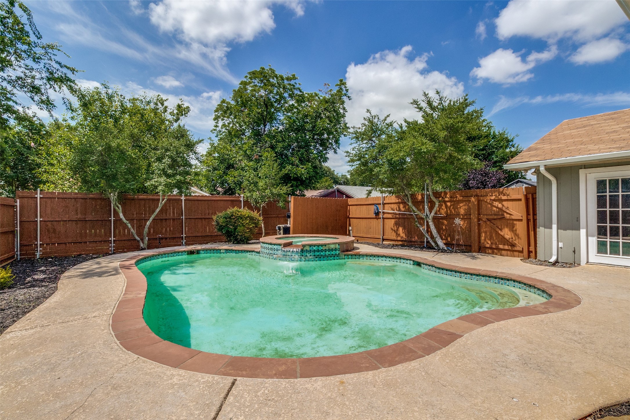 1818 Trowbridge Street Garland TX 75044