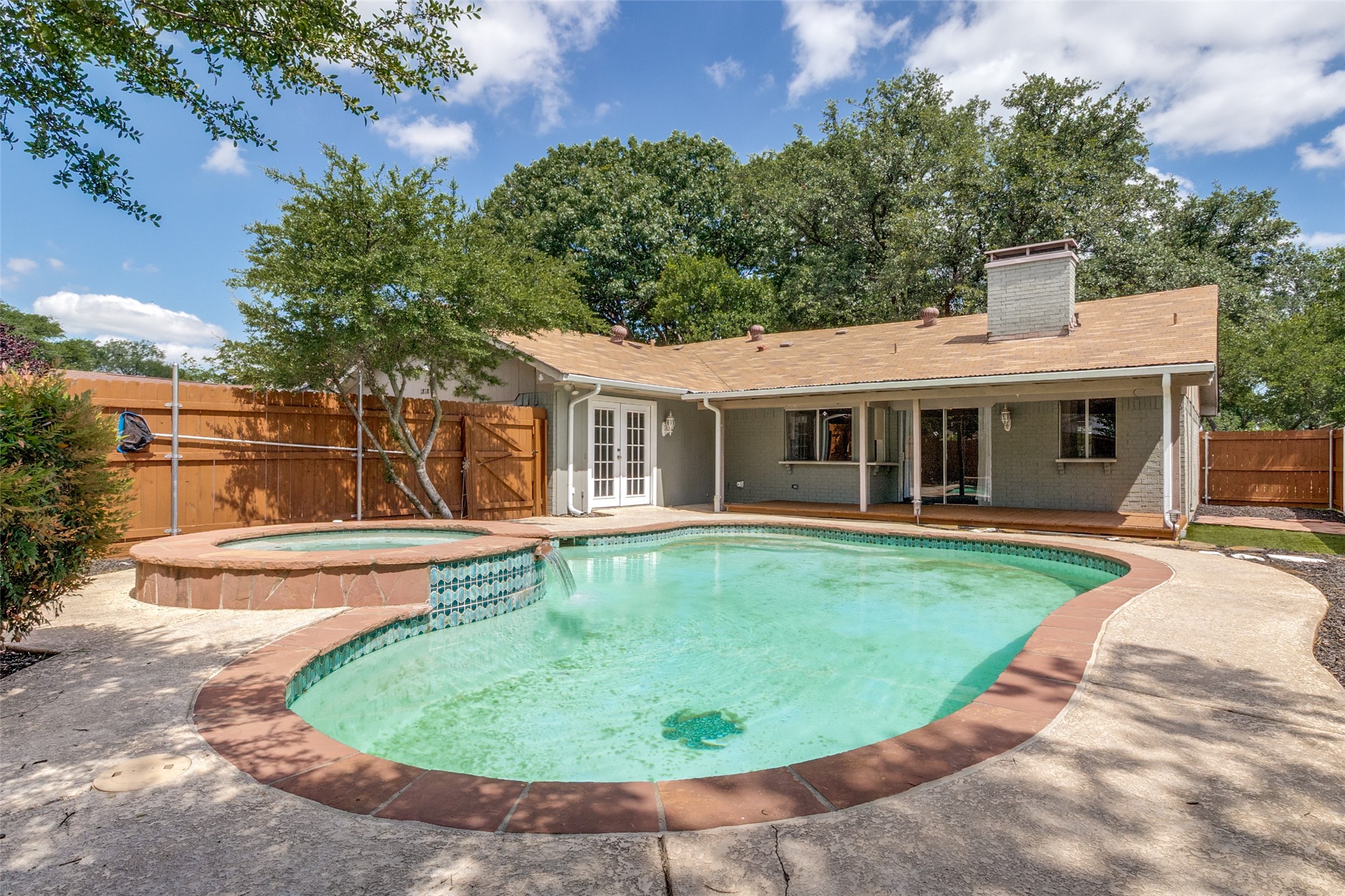 1818 Trowbridge Street Garland TX 75044