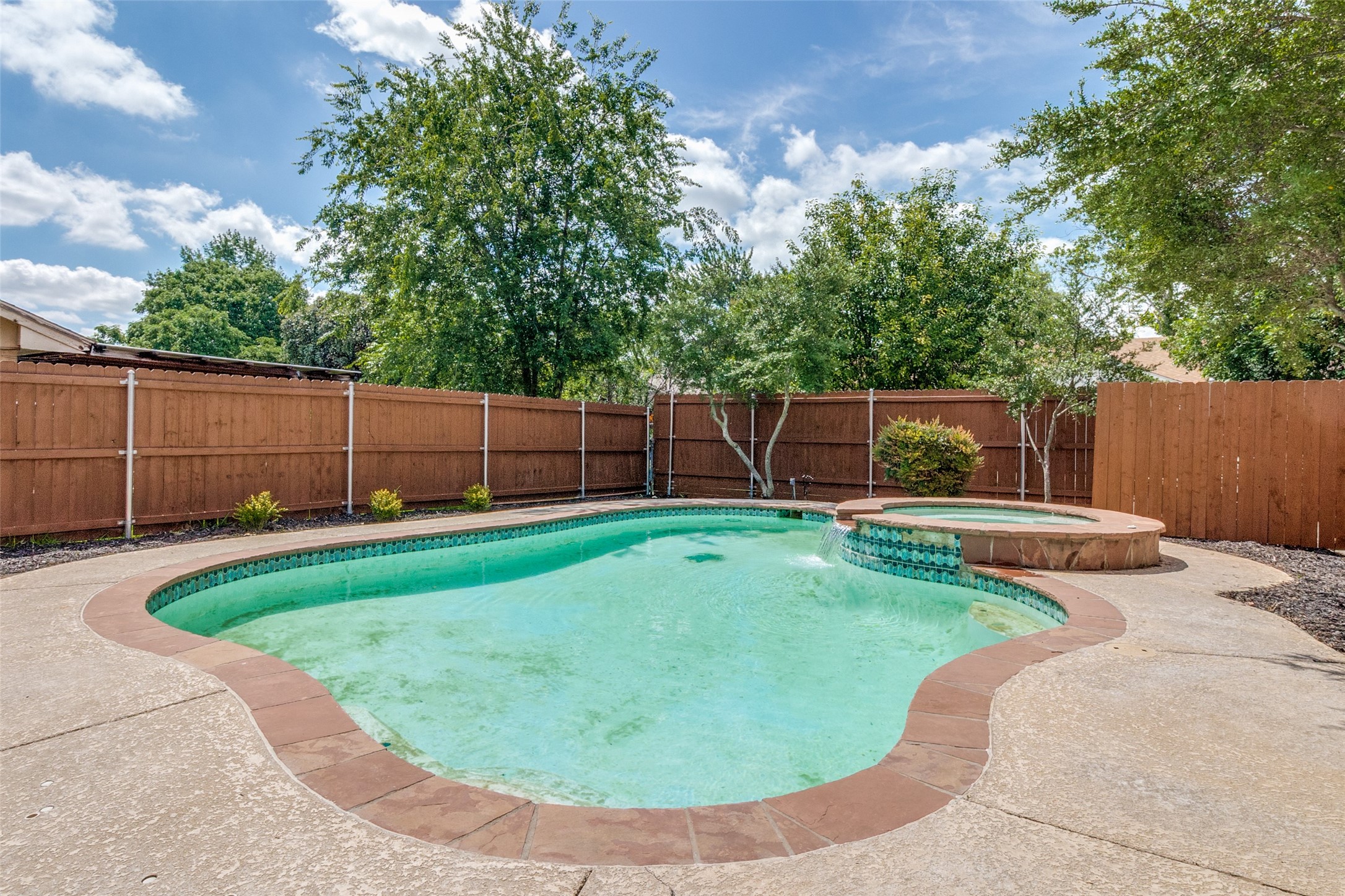 1818 Trowbridge Street Garland TX 75044