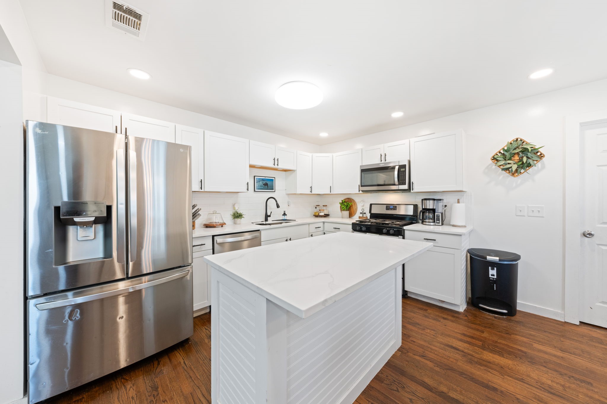 2114 Engle Avenue Dallas TX 75224