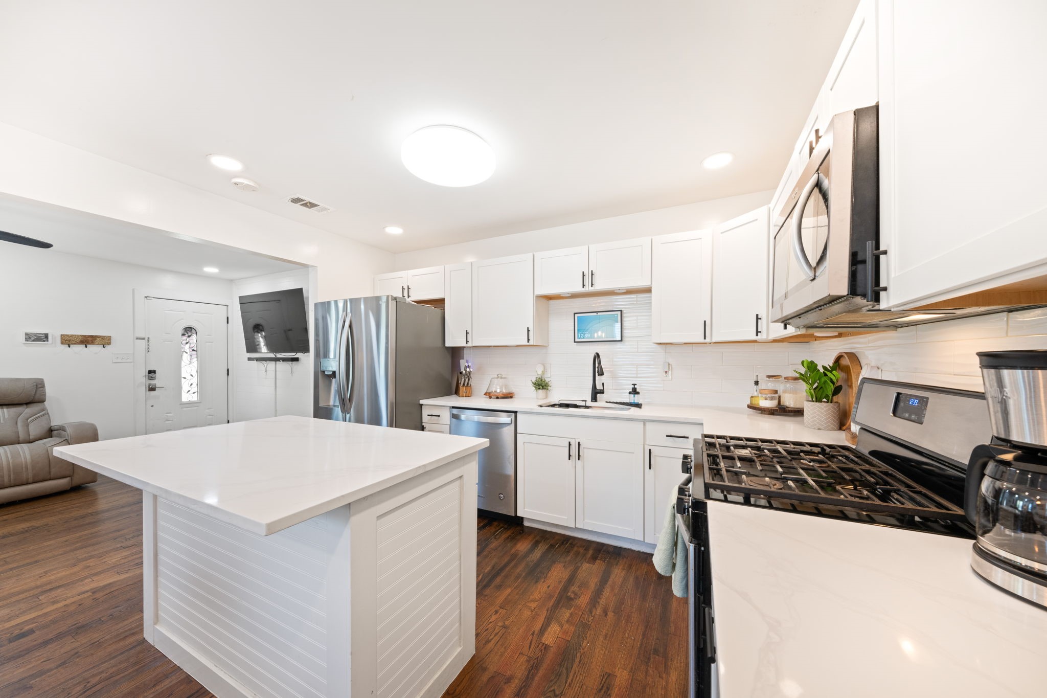 2114 Engle Avenue Dallas TX 75224