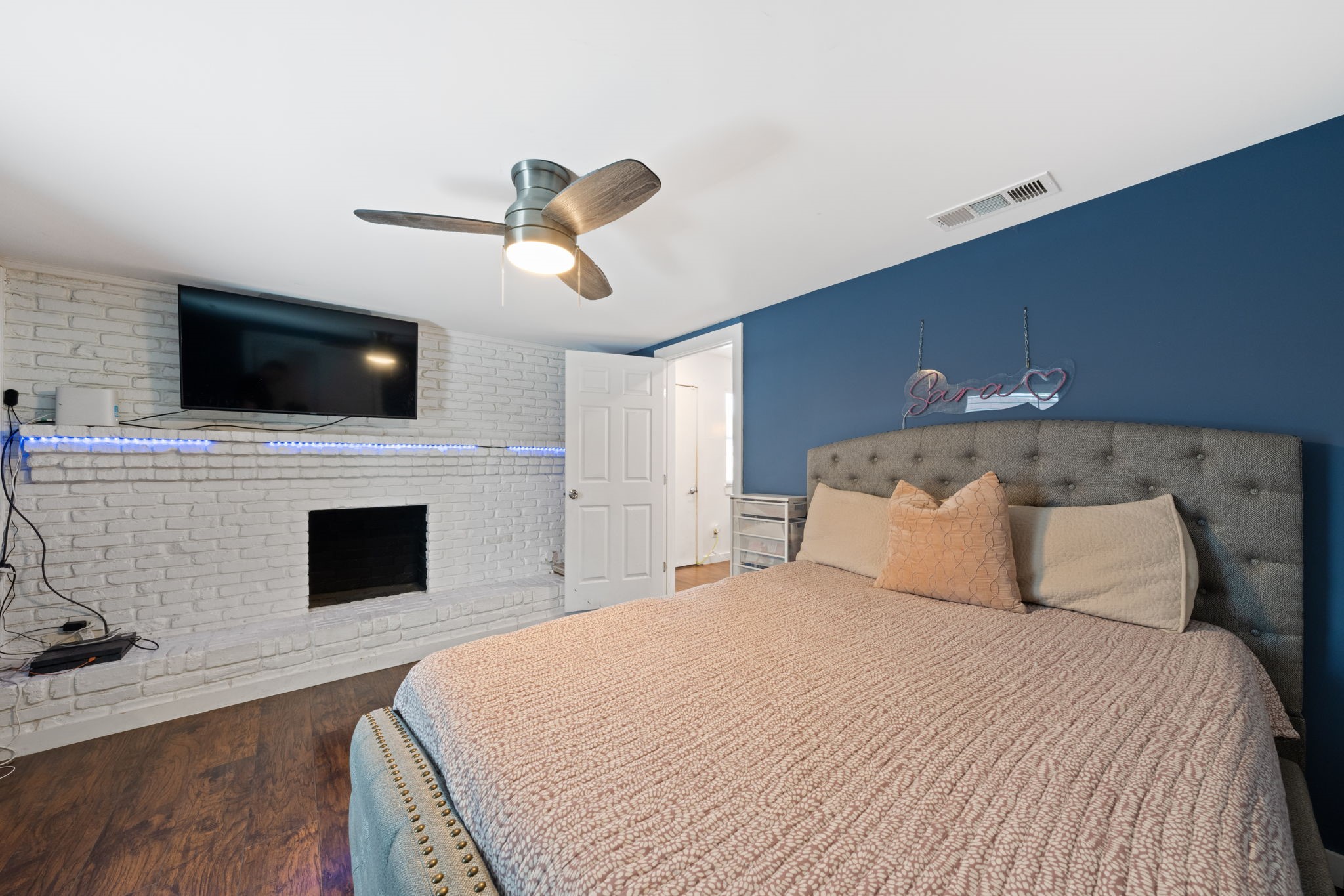 2114 Engle Avenue Dallas TX 75224