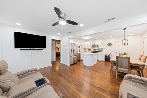 2114 Engle Avenue Dallas TX 75224