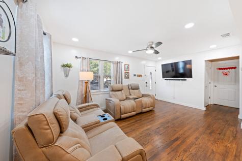 2114 Engle Avenue Dallas TX 75224