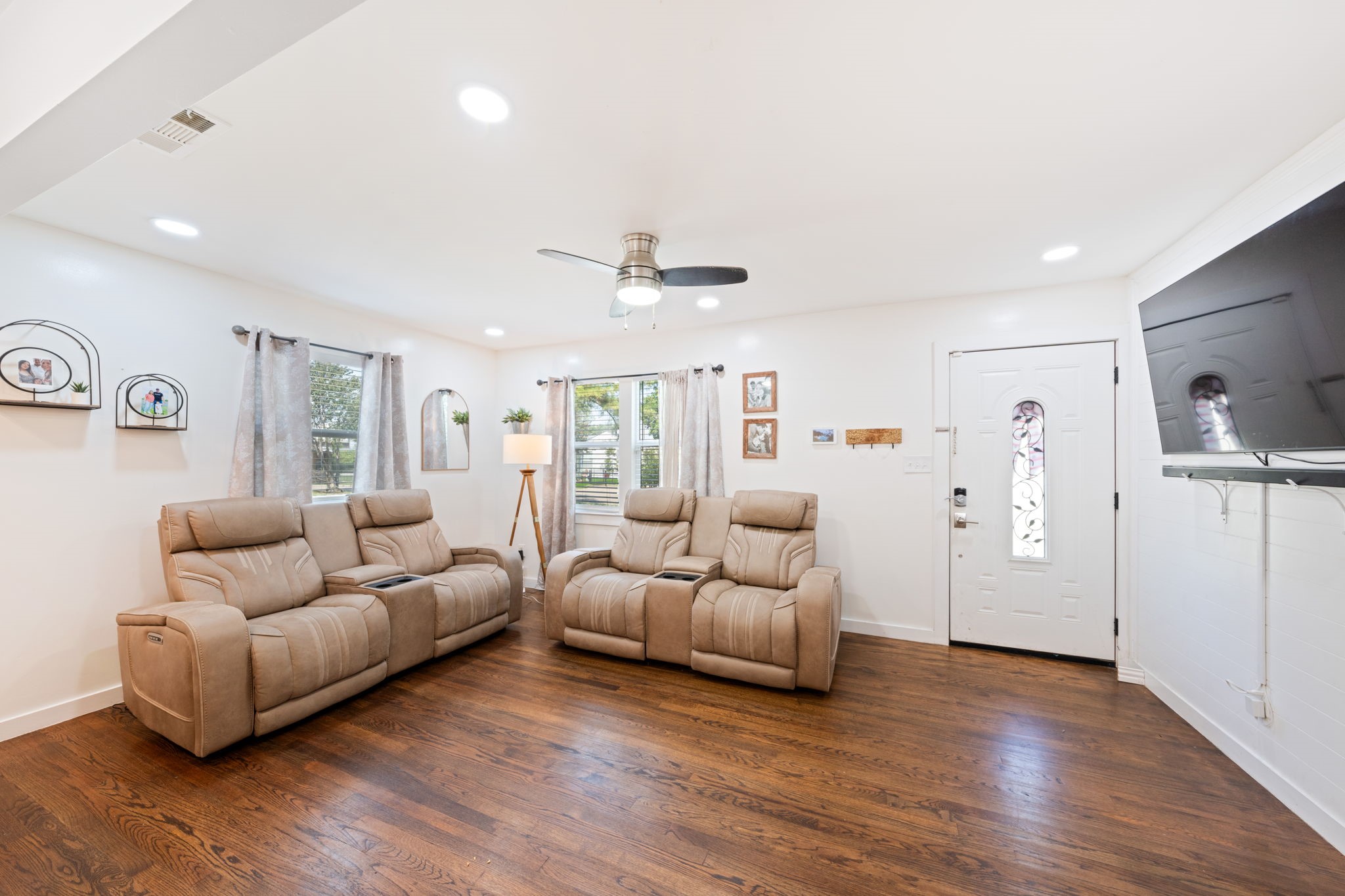 2114 Engle Avenue Dallas TX 75224