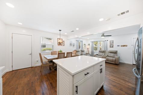 2114 Engle Avenue Dallas TX 75224