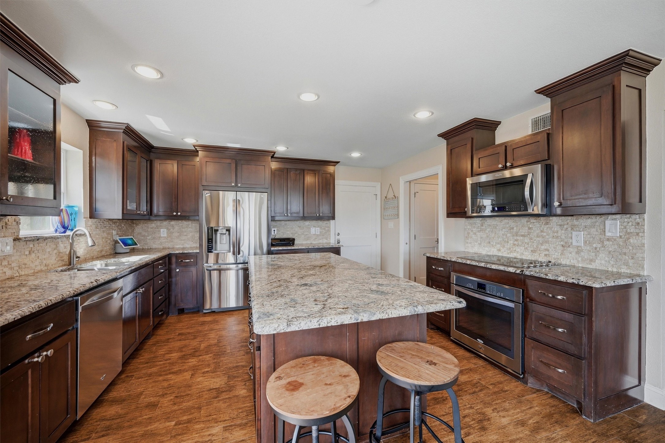 519 Kiowa Drive W Lake Kiowa TX 76240
