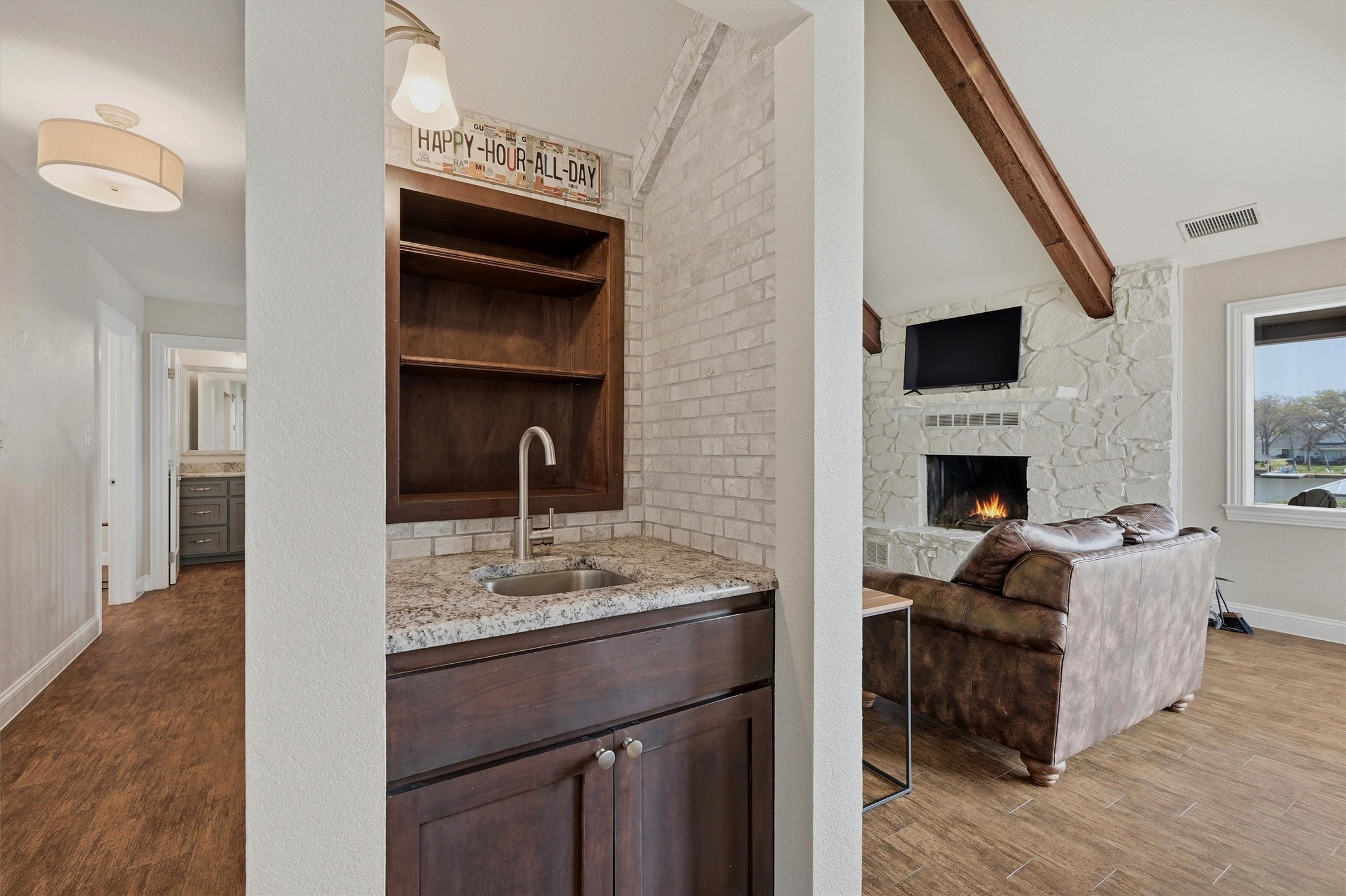 519 Kiowa Drive W Lake Kiowa TX 76240
