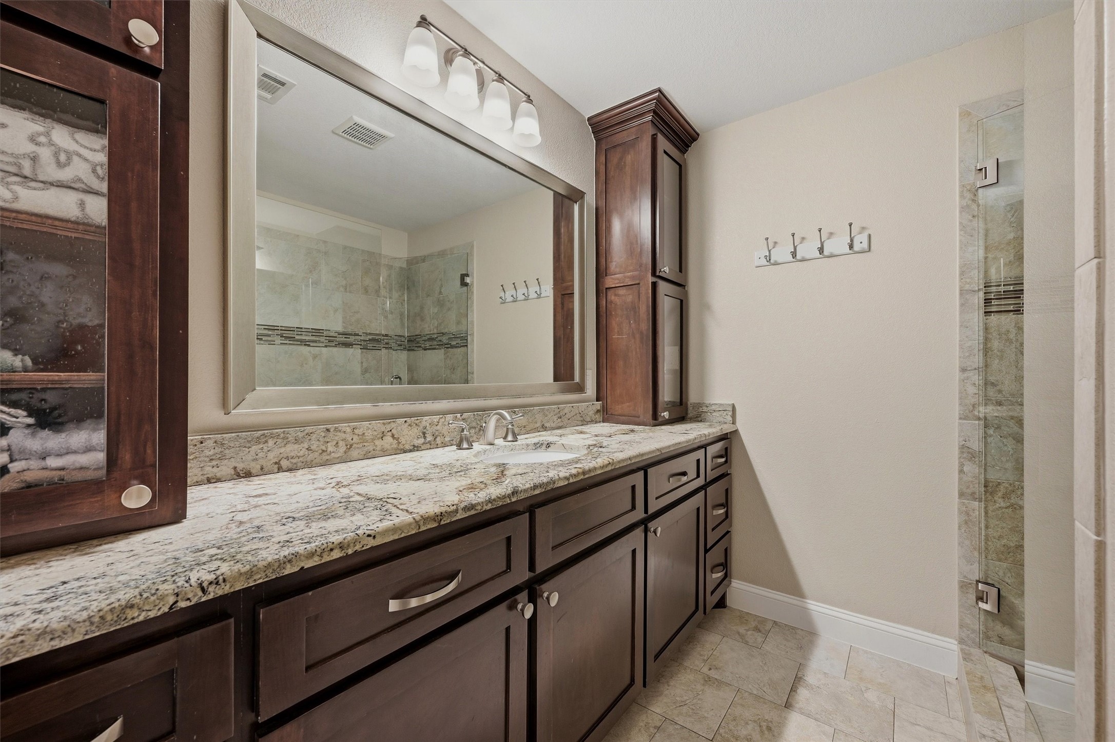 519 Kiowa Drive W Lake Kiowa TX 76240