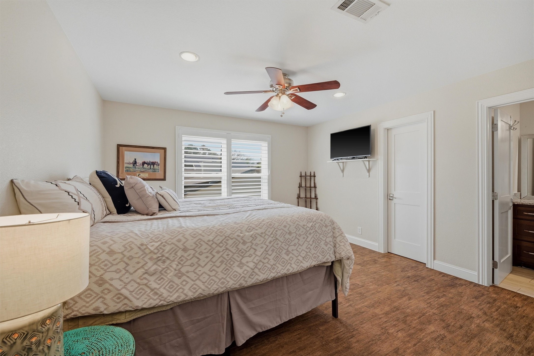 519 Kiowa Drive W Lake Kiowa TX 76240