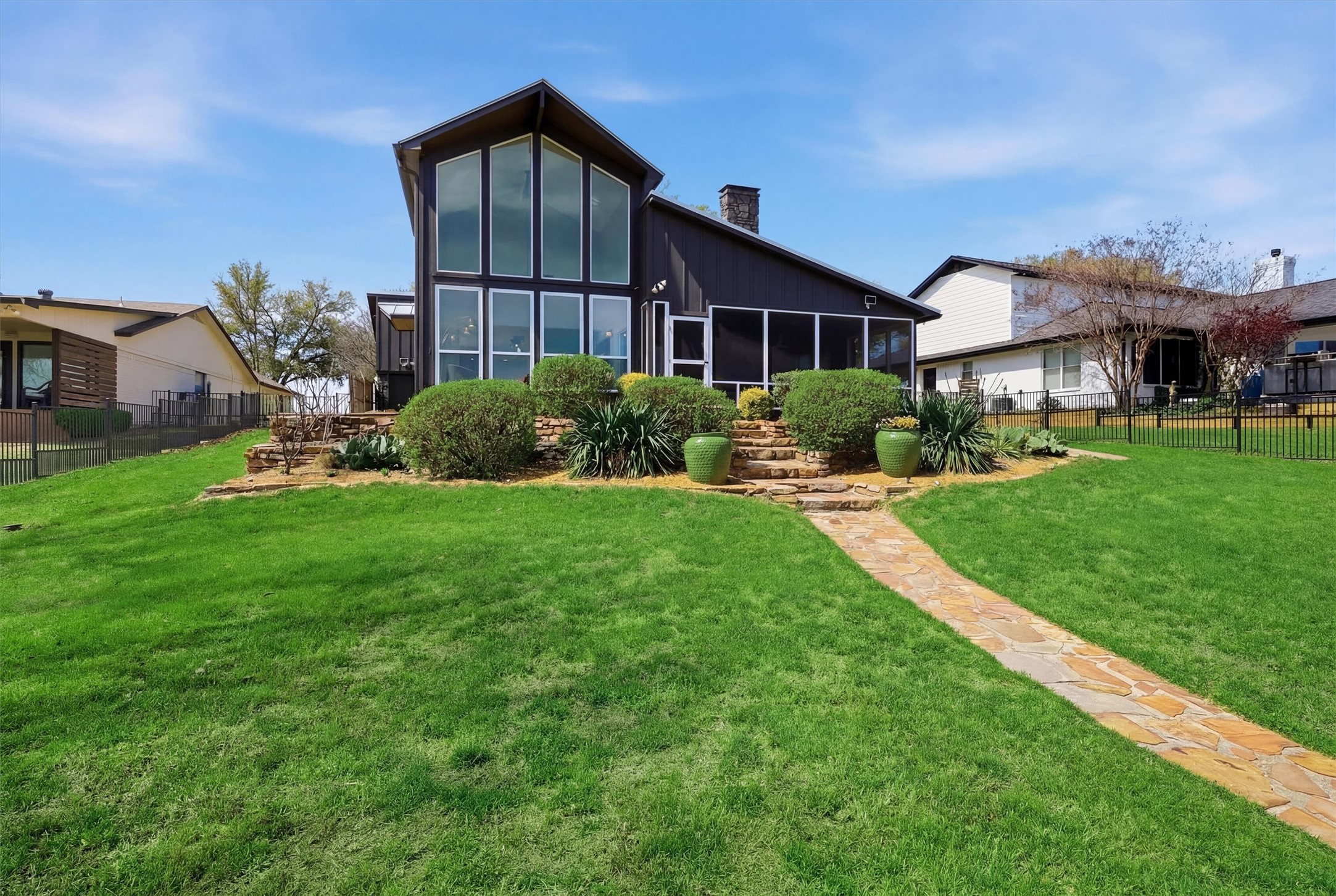 519 Kiowa Drive W Lake Kiowa TX 76240