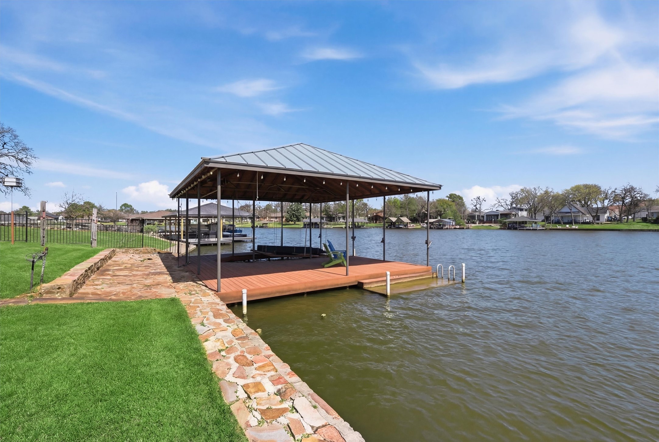 519 Kiowa Drive W Lake Kiowa TX 76240