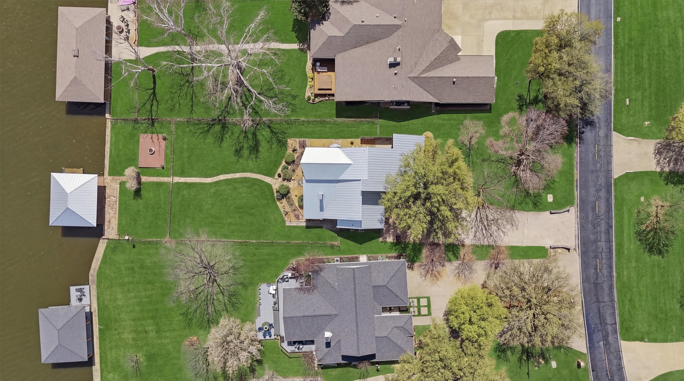 519 Kiowa Drive W Lake Kiowa TX 76240