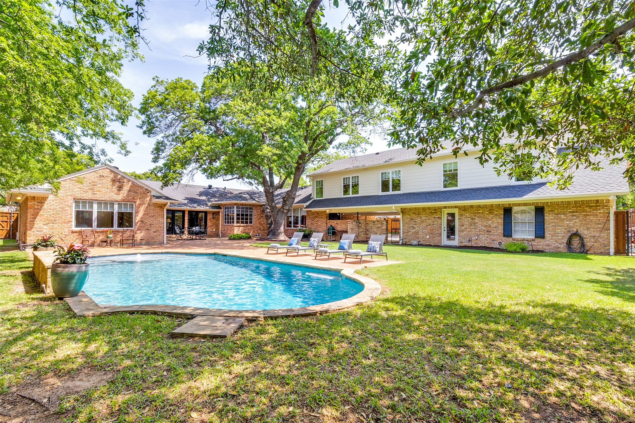 4424 Crooked Lane Dallas TX 75229