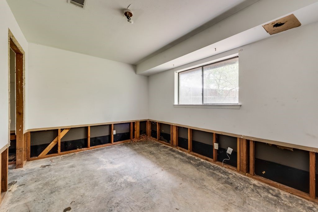 703 Johns Drive Euless TX 76039