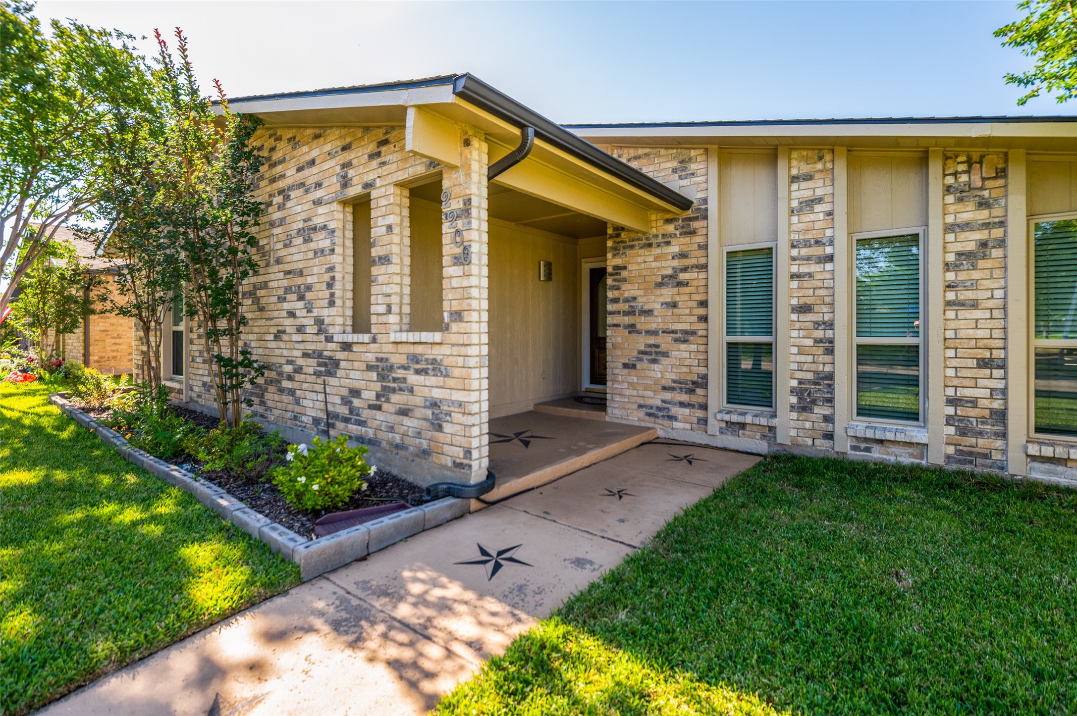 2200 Marble Falls Drive Carrollton TX 75007