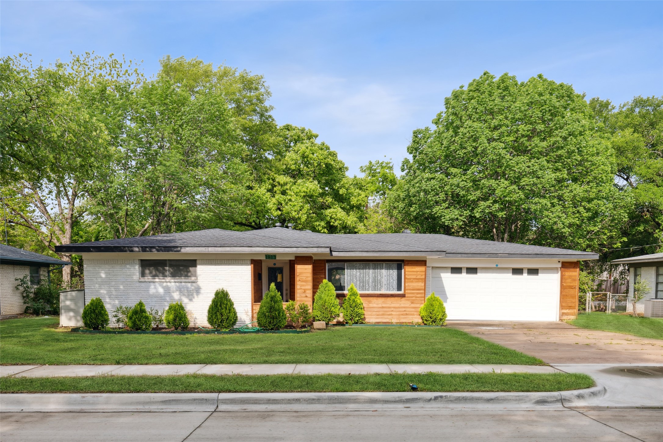 1813 Betsy Lane Irving TX 75061